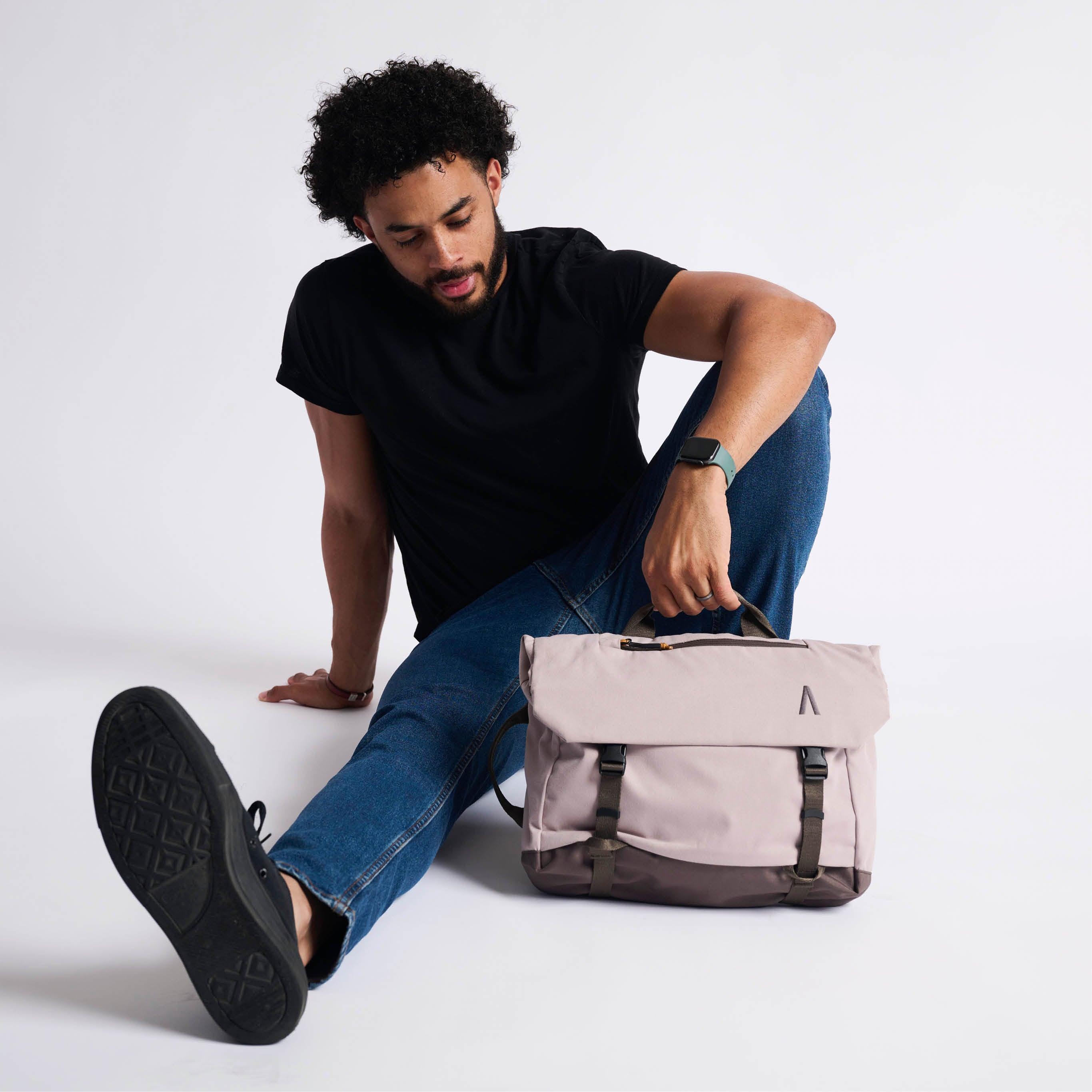 Rennen Shoulder Bag - Image 10