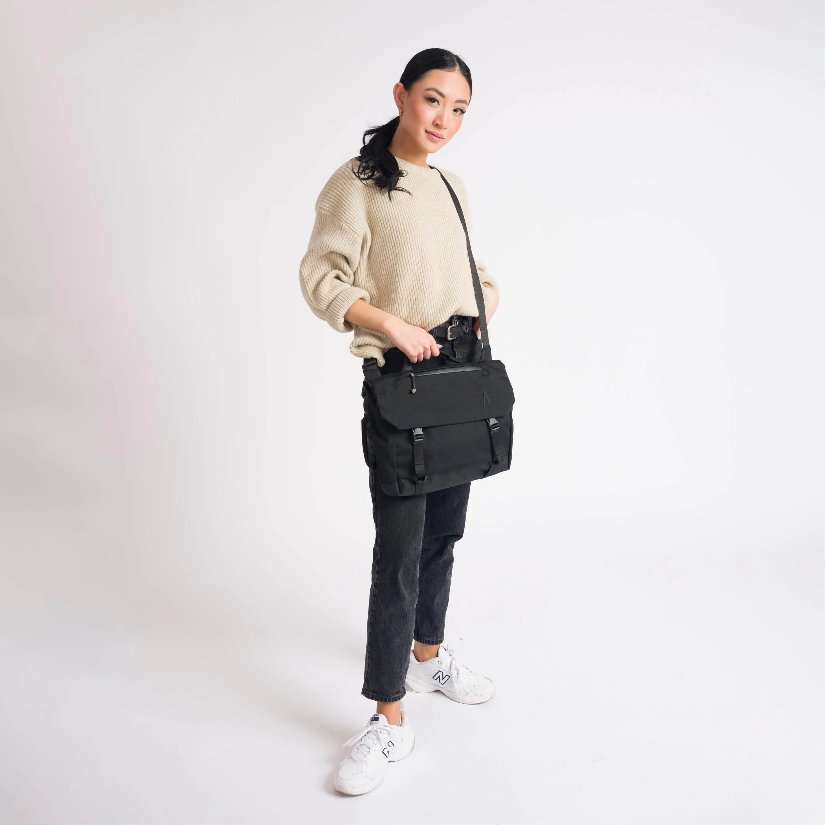 Rennen Shoulder Bag - Image 11