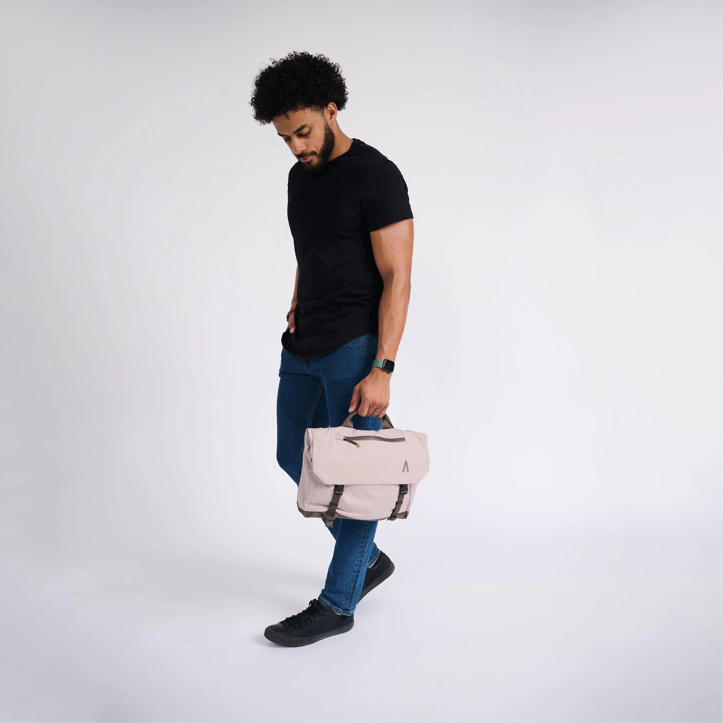 Rennen Shoulder Bag - Image 8